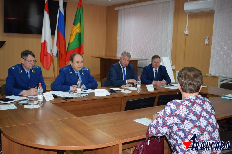 https://vologdazso.ru/upload/medialibrary/d98/d98e0283a78b7f73b966cf3e55081df6.jpg